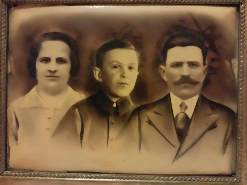Balbina, Władysław i Stanisław Cybulscy. Zdjęcie z sypialni Stanisława Cybulskiego