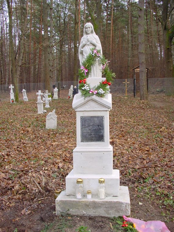 Poświęcenie cmentarza w Miłkowie — 23.11.2003 r.